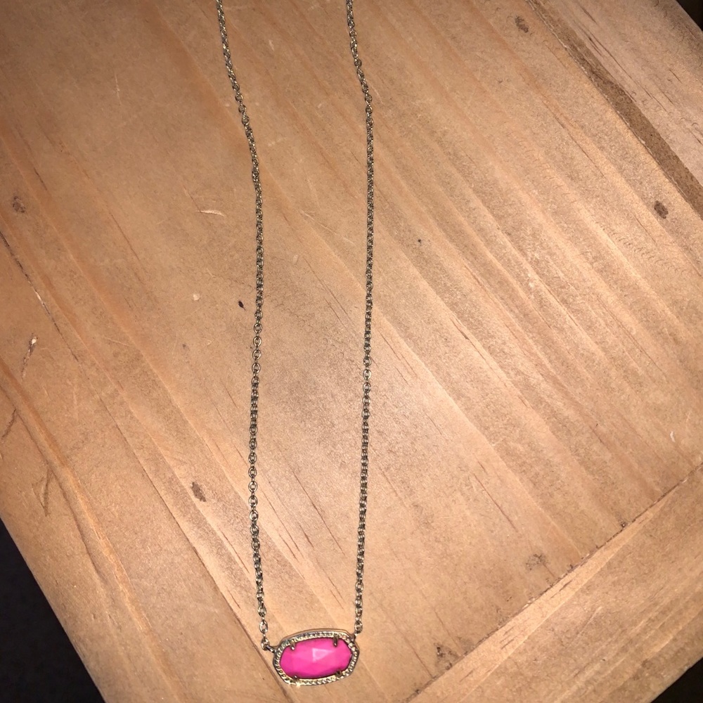 Kendra Scott necklace